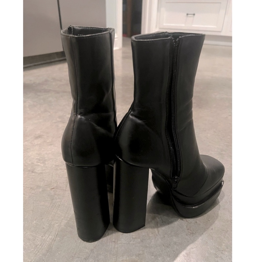 Platform boots